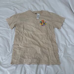 graphic tee  size medium   details: -NWT -short sleeve  -graphic tee  -unisex